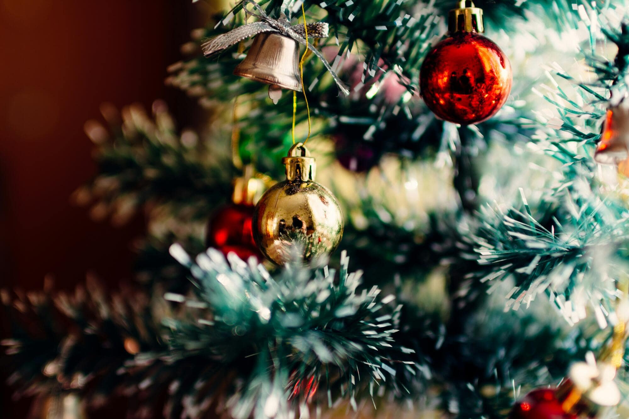 HOA Holiday Decorating: Tips for a Festive and Welcoming Community
